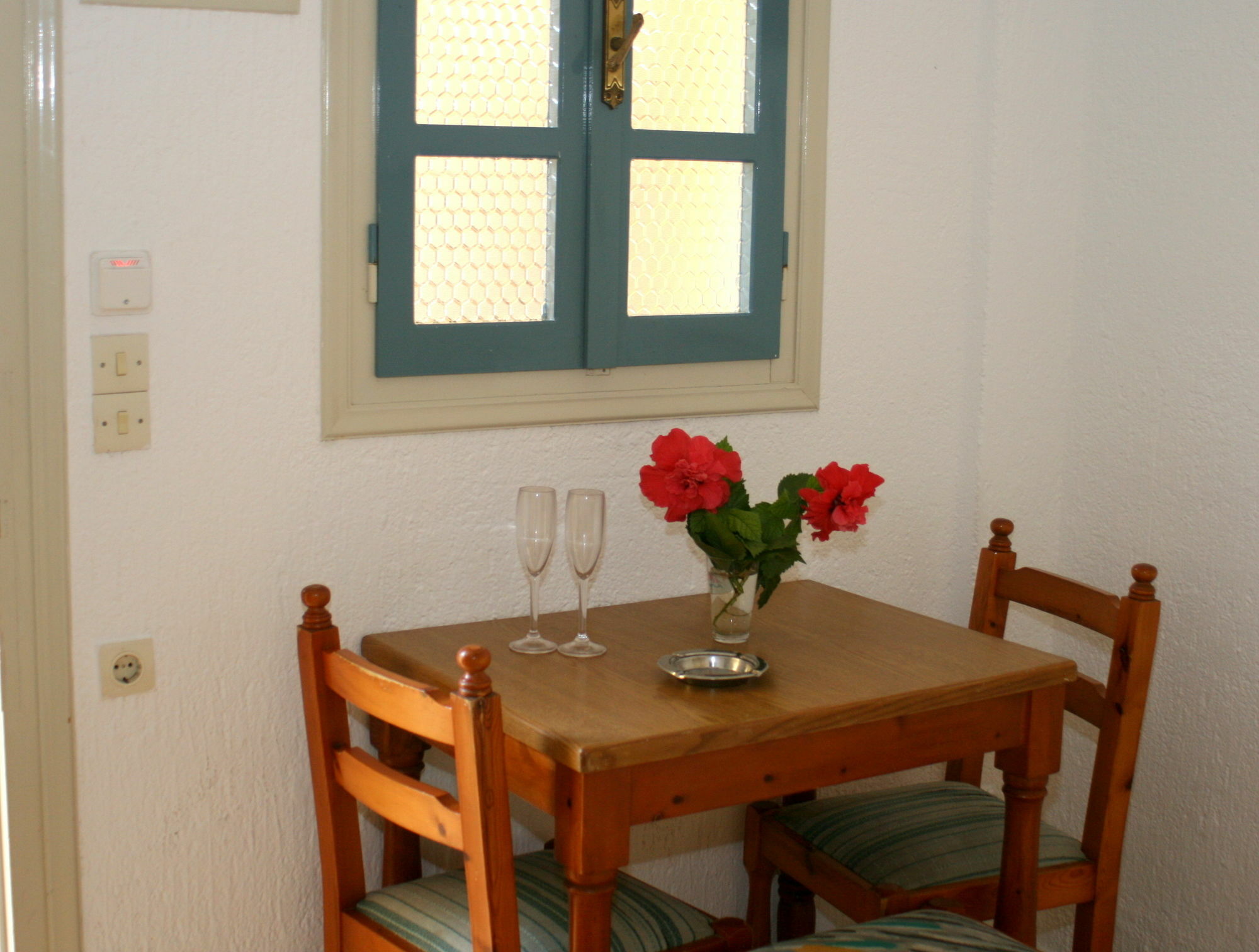Orion Apartments Малиа Экстерьер фото